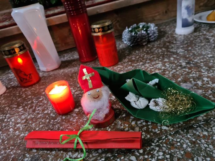 © Kinder-Reich Maurach Nikolaus in der Kapelle